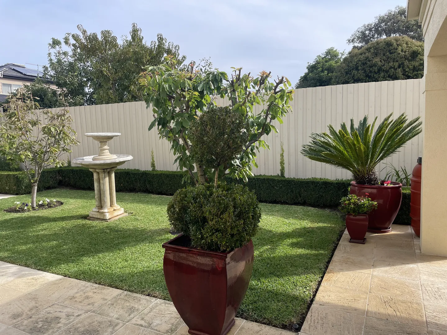 Residential lawn mowing and gardening services in Altona
